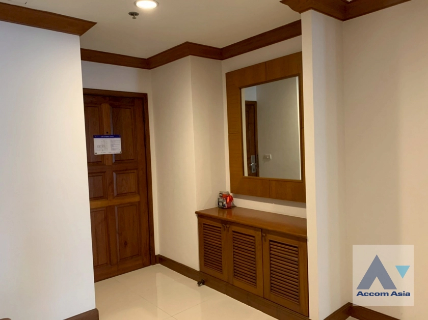 unit 3 Bedrooms  Apartment For Rent & Sale in Sukhumvit, Bangkok  near BTS Asok - MRT Sukhumvit (AA44394)