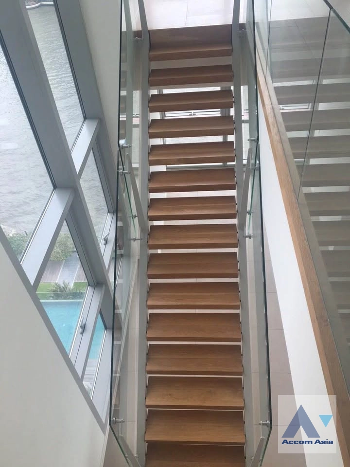 7  4 br Condominium for rent and sale in Charoen Nakhon ,Bangkok BTS Phrom Phong at The River Condominium AA44404