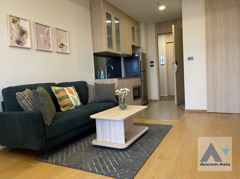 unit 2 Bedrooms  Condominium For Rent in Sukhumvit, Bangkok  near BTS Ekkamai (AA44405)