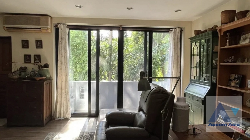 unit 4 Bedrooms  Townhouse For Rent & Sale in Sathorn, Bangkok  near BRT Nararam 3 (AA44409)
