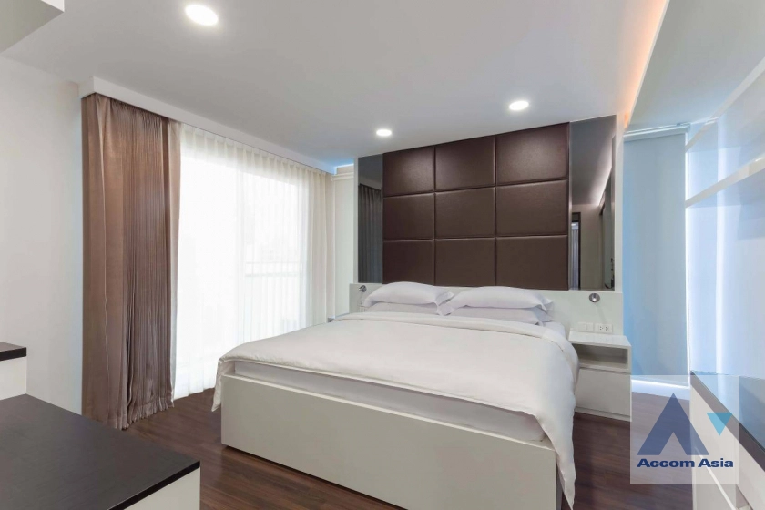 unit 2 Bedrooms  Apartment For Rent in Sukhumvit, Bangkok  near BTS Phrom Phong (AA44411)