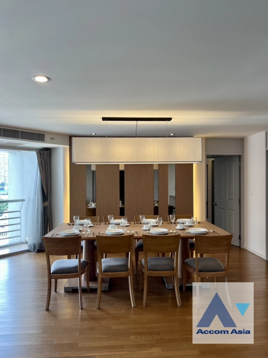 4  3 br Apartment For Rent in Sathorn ,Bangkok BRT Thanon Chan at Family-Friendly Serviced Apartment with Big Green Spaces AA44419