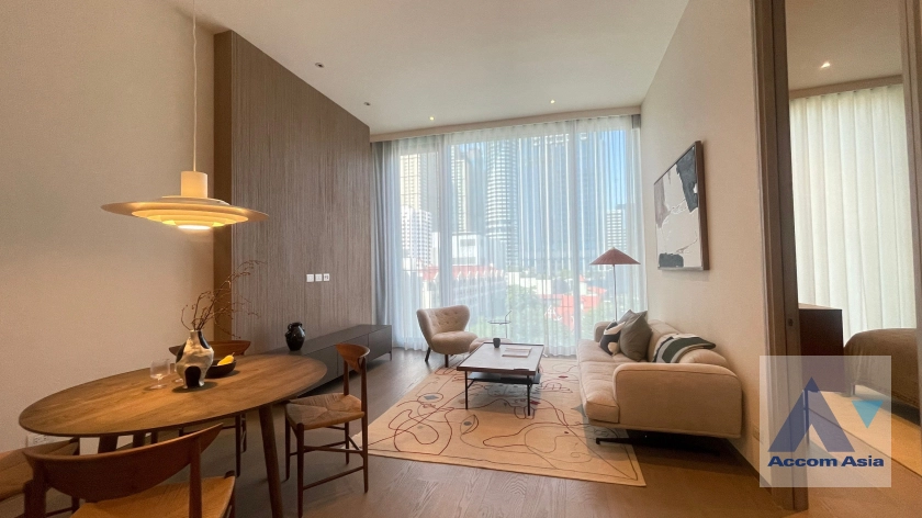 unit 1 Bedroom  Condominium For Rent in Ploenchit, Bangkok  near BTS Chitlom (AA44424)