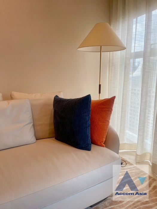 5  1 br Condominium For Rent in Ploenchit ,Bangkok BTS Chitlom at Scope Langsuan AA44425