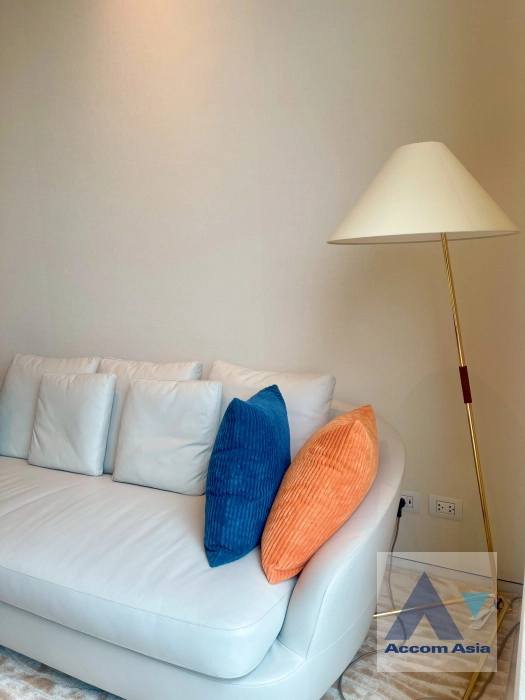 6  1 br Condominium For Rent in Ploenchit ,Bangkok BTS Chitlom at Scope Langsuan AA44425