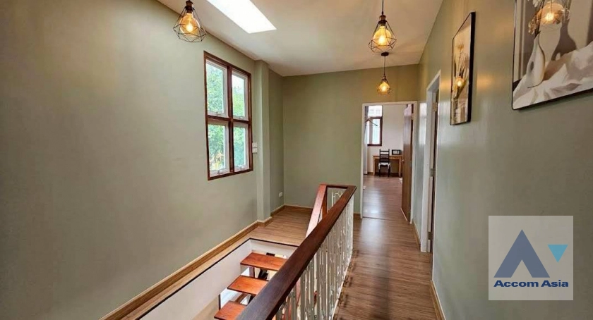 8  5 br House for rent and sale in Sukhumvit ,Bangkok BTS On Nut AA44429