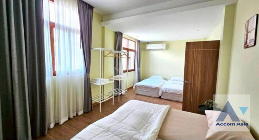 15  5 br House for rent and sale in Sukhumvit ,Bangkok BTS On Nut AA44429