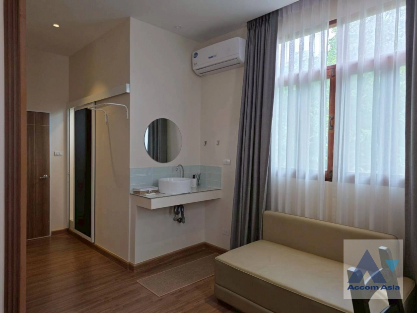 10  5 br House for rent and sale in Sukhumvit ,Bangkok BTS On Nut AA44429