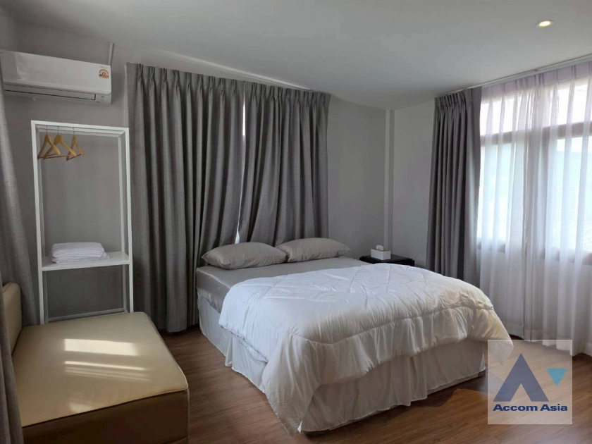 11  5 br House for rent and sale in Sukhumvit ,Bangkok BTS On Nut AA44429