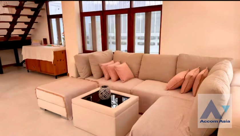 5  5 br House for rent and sale in Sukhumvit ,Bangkok BTS On Nut AA44429