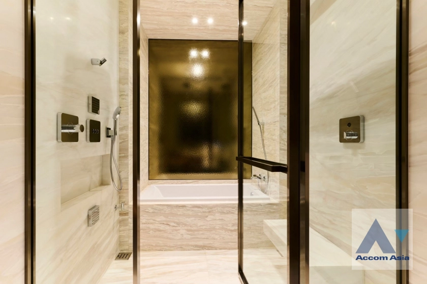 13  1 br Condominium For Rent in Ploenchit ,Bangkok BTS Chitlom at Scope Langsuan AA44431