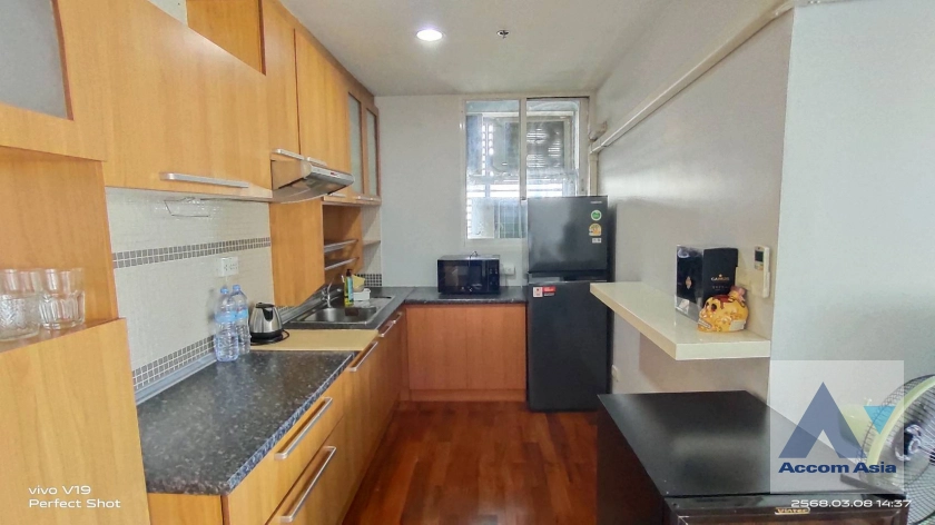unit 2 Bedrooms  Condominium For Rent in Ploenchit, Bangkok  near BTS Chitlom (AA44433)