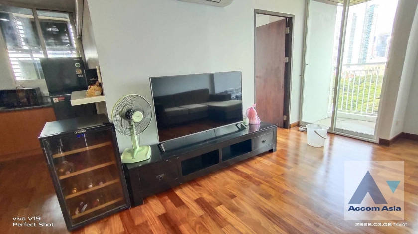 unit 2 Bedrooms  Condominium For Rent in Ploenchit, Bangkok  near BTS Chitlom (AA44433)