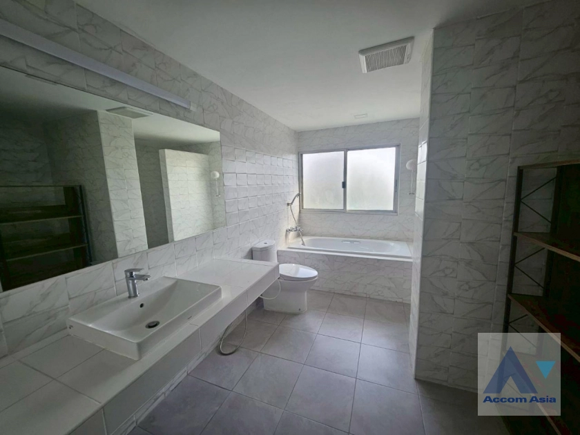 17  3 br Apartment for rent and sale in Sukhumvit ,Bangkok BTS Thong Lo at Oasis at Sukhumvit AA44435