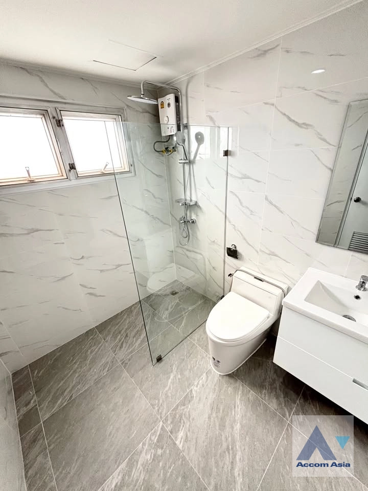 12  2 br Condominium for rent and sale in Sukhumvit ,Bangkok BTS Phra khanong at Waterford Park Rama 4 AA44438