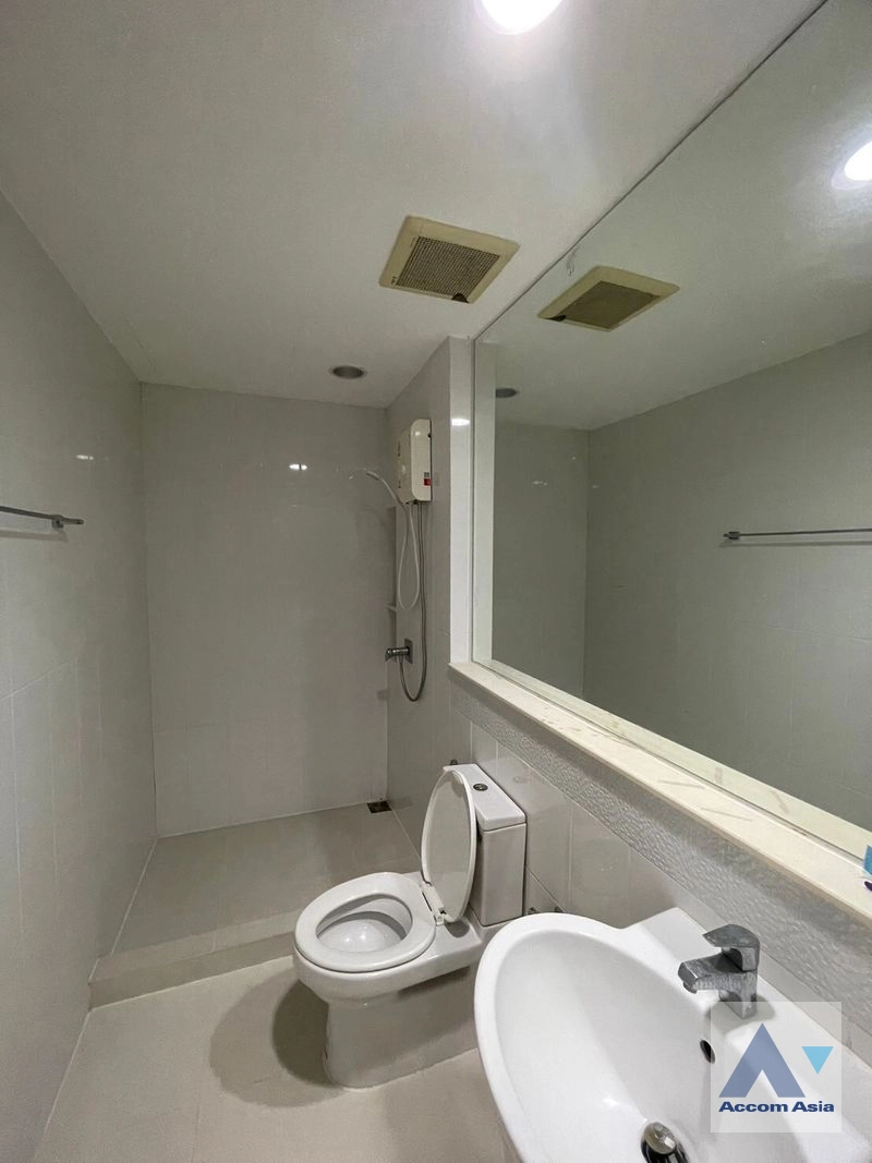 7  3 br House For Rent in Lat Phrao ,Bangkok  at Baan Klang Muang Chokchai 4 AA44444