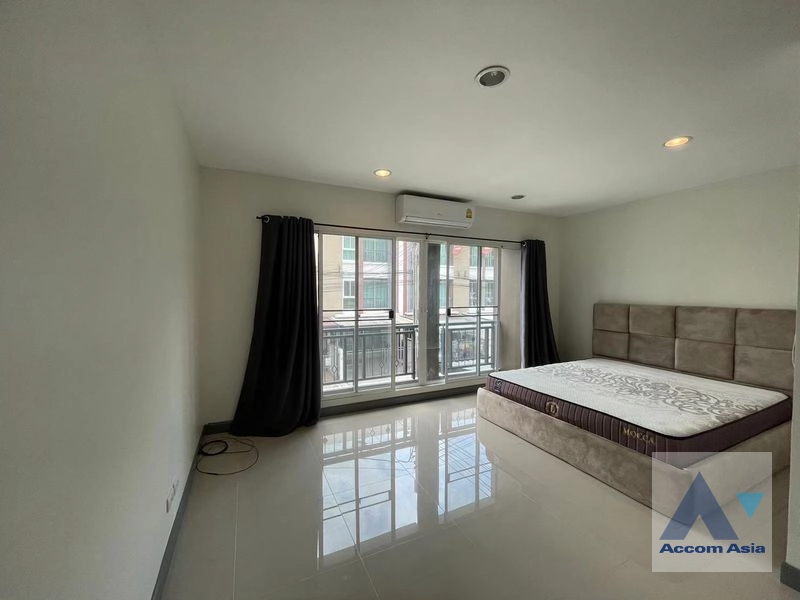 unit 3 Bedrooms  House For Rent in Lat Phrao, Bangkok  (AA44444)