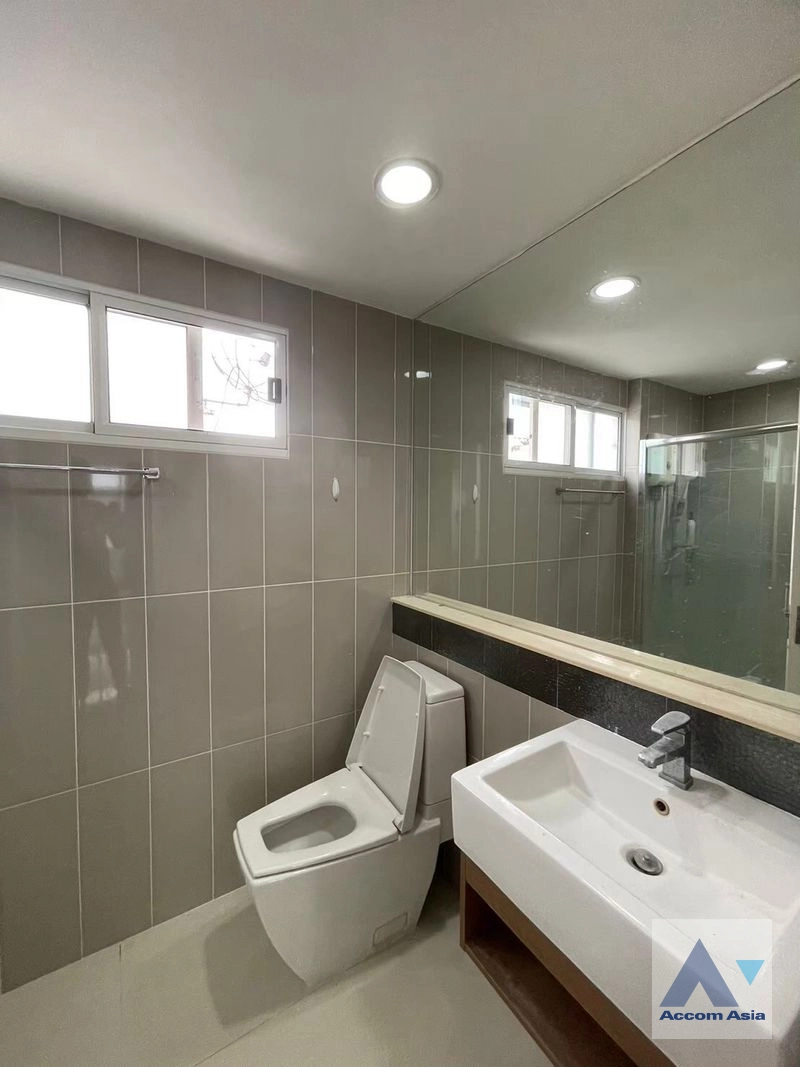 8  3 br House For Rent in Lat Phrao ,Bangkok  at Baan Klang Muang Chokchai 4 AA44444