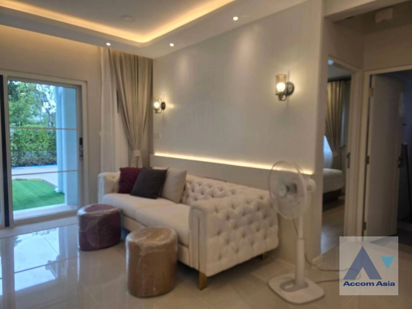 unit 5 Bedrooms  House For Rent in Samutprakan, Samutprakan  (AA44447)