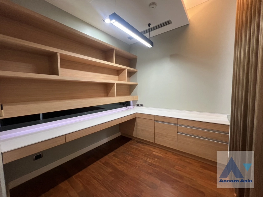26  4 br Condominium For Rent in Sukhumvit ,Bangkok BTS Asok - MRT Sukhumvit at Domus 16 AA44450