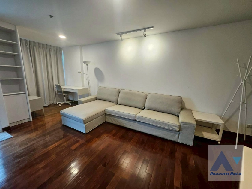 unit 2 Bedrooms  Condominium For Rent in Ploenchit, Bangkok  near BTS Chitlom (AA44454)
