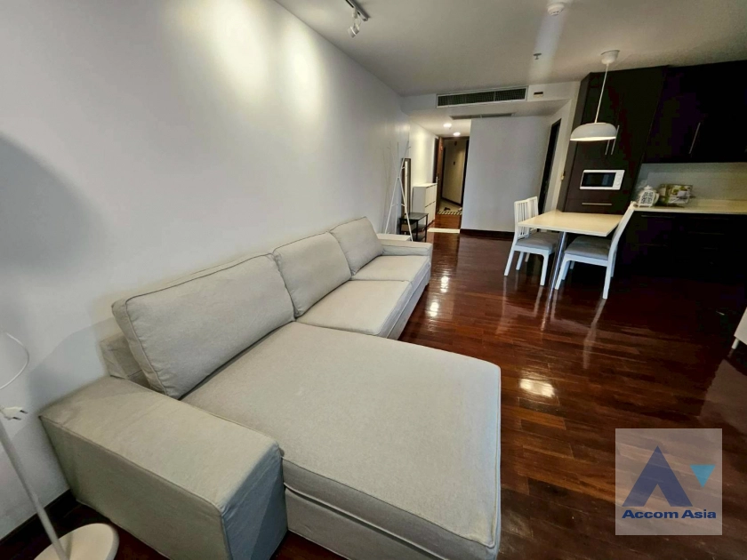unit 2 Bedrooms  Condominium For Rent in Ploenchit, Bangkok  near BTS Chitlom (AA44454)