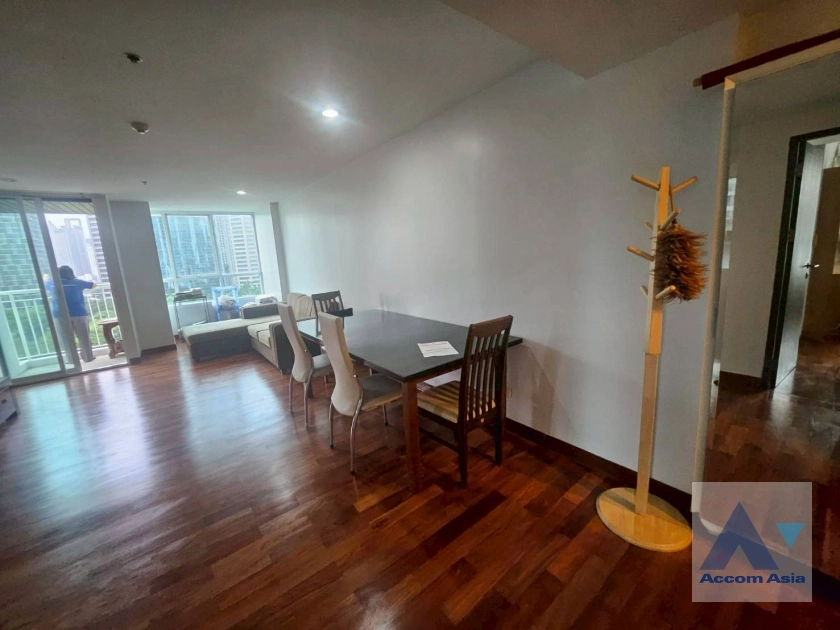 unit 2 Bedrooms  Condominium For Rent in Ploenchit, Bangkok  near BTS Chitlom (AA44455)