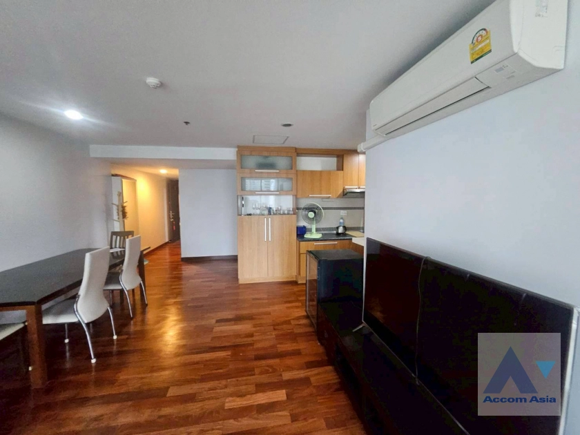 unit 2 Bedrooms  Condominium For Rent in Ploenchit, Bangkok  near BTS Chitlom (AA44455)
