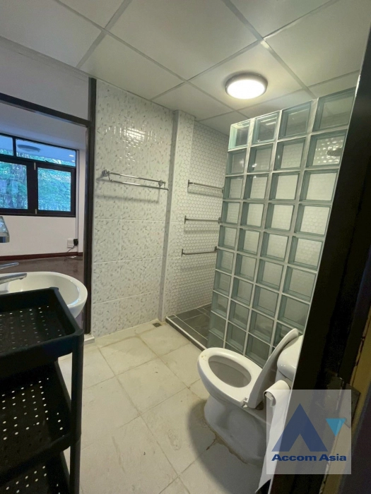 8  3 br House for rent and sale in Sukhumvit ,Bangkok BTS Phra khanong AA44456