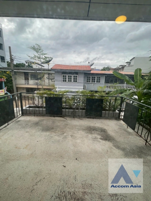 10  3 br House for rent and sale in Sukhumvit ,Bangkok BTS Phra khanong AA44456