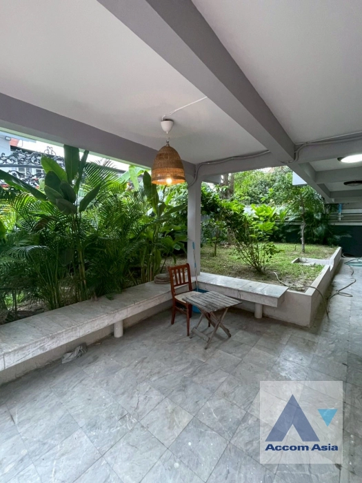 unit 3 Bedrooms  House For Rent & Sale in Sukhumvit, Bangkok  near BTS Phra khanong (AA44456)