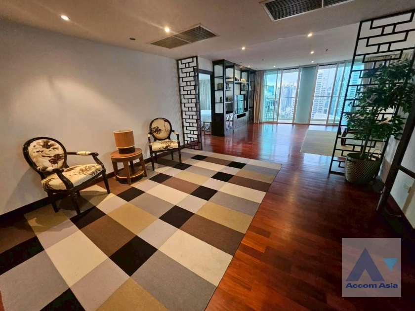 5  3 br Condominium for rent and sale in Ploenchit ,Bangkok BTS Chitlom at Urbana Langsuan AA44461