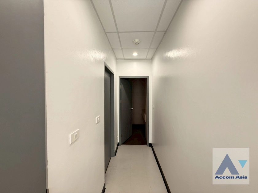 7  Office Space For Rent in Sukhumvit ,Bangkok BTS Phrom Phong at UBC II Building AA44464