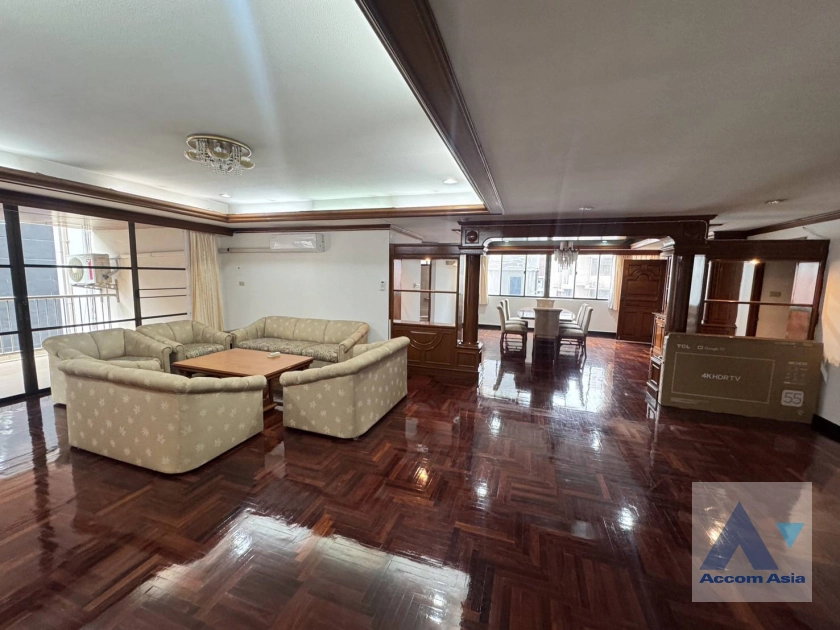  1  3 br Apartment for rent and sale in Sukhumvit ,Bangkok BTS Nana at Low rise and Peaceful AA44468