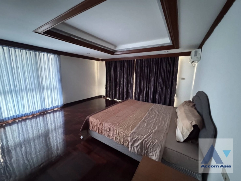 11  3 br Apartment for rent and sale in Sukhumvit ,Bangkok BTS Nana at Low rise and Peaceful AA44468