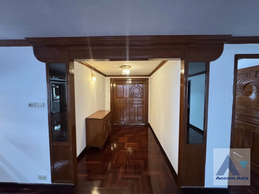 17  3 br Apartment for rent and sale in Sukhumvit ,Bangkok BTS Nana at Low rise and Peaceful AA44468