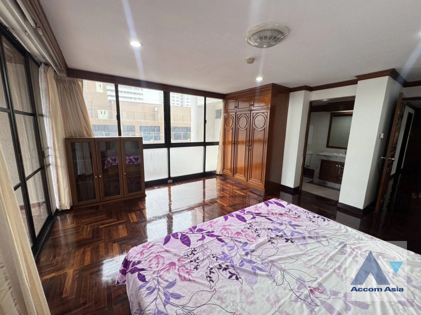 13  3 br Apartment for rent and sale in Sukhumvit ,Bangkok BTS Nana at Low rise and Peaceful AA44468