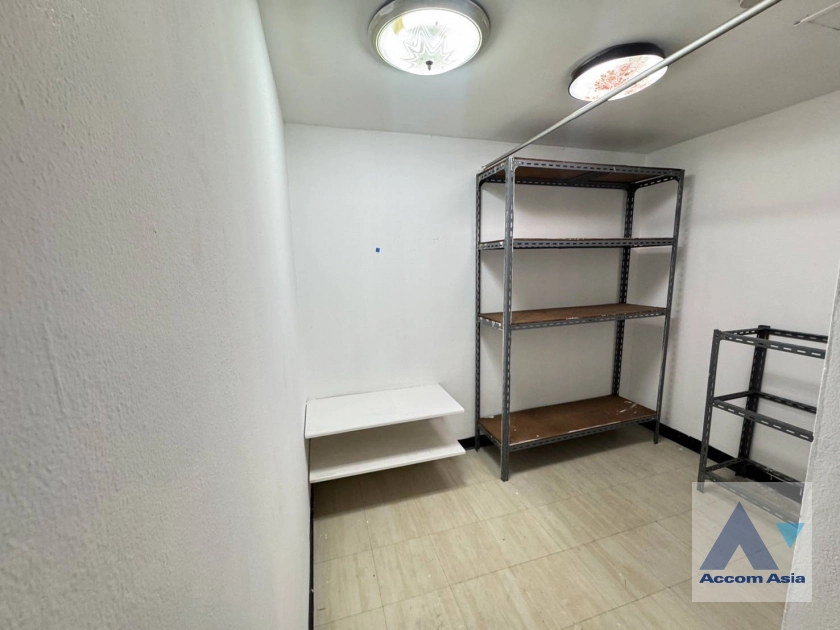 21  3 br Apartment for rent and sale in Sukhumvit ,Bangkok BTS Nana at Low rise and Peaceful AA44468