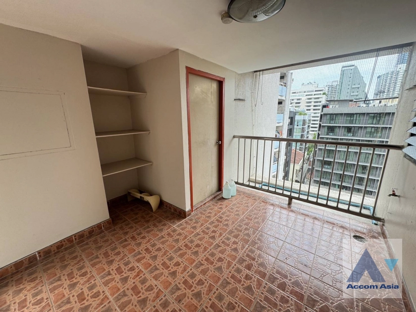 8  3 br Apartment for rent and sale in Sukhumvit ,Bangkok BTS Nana at Low rise and Peaceful AA44468