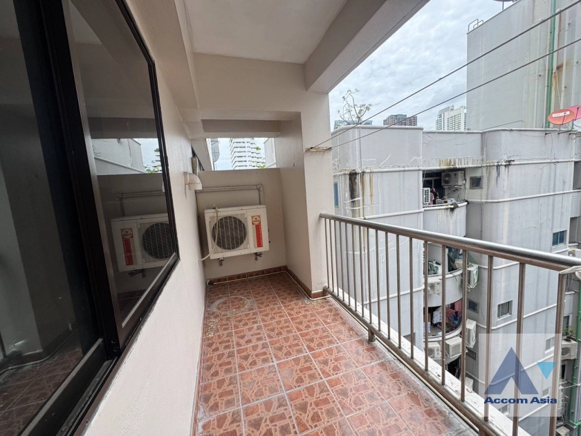 10  3 br Apartment for rent and sale in Sukhumvit ,Bangkok BTS Nana at Low rise and Peaceful AA44468