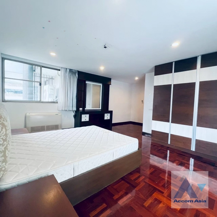 unit 3 Bedrooms  Apartment For Rent in Sukhumvit, Bangkok  near BTS Phrom Phong (AA44469)