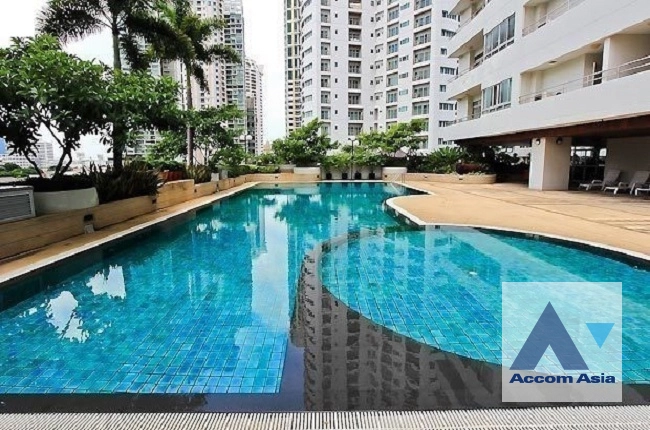 unit 3 Bedrooms  Apartment For Rent & Sale in Sukhumvit, Bangkok  near BTS Phrom Phong (AA44472)