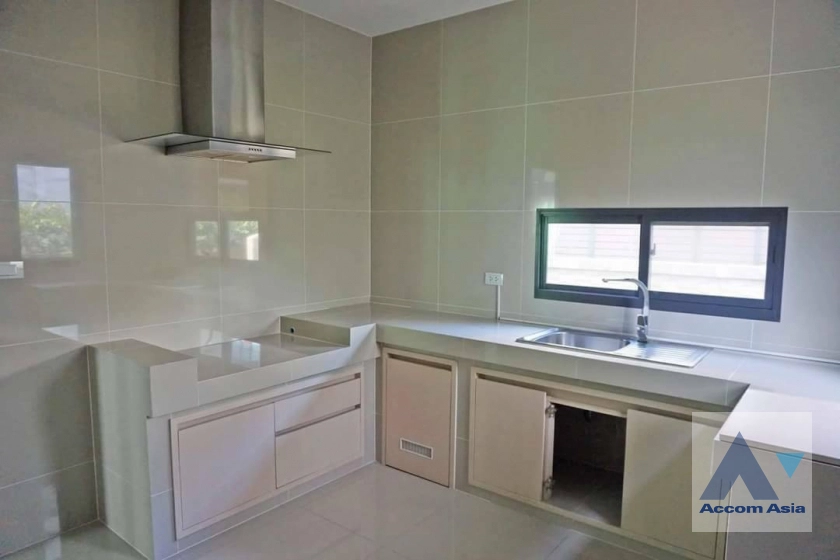  1  4 br House for rent and sale in Samutprakan ,Samutprakan  at House in Compound AA44479