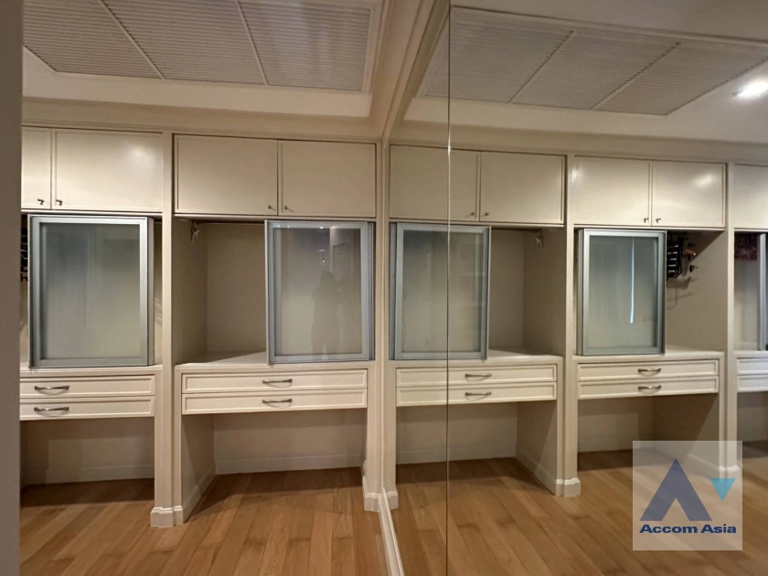 21  3 br Condominium for rent and sale in Silom ,Bangkok BTS Sala Daeng - MRT Silom at Royal Saladaeng AA44482