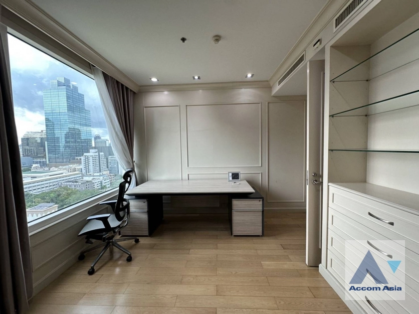 12  3 br Condominium for rent and sale in Silom ,Bangkok BTS Sala Daeng - MRT Silom at Royal Saladaeng AA44482