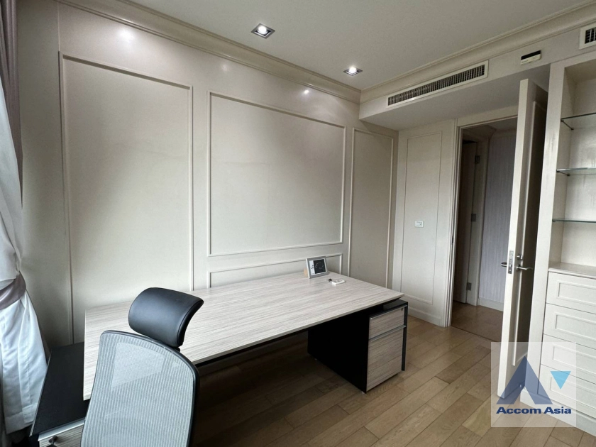 13  3 br Condominium for rent and sale in Silom ,Bangkok BTS Sala Daeng - MRT Silom at Royal Saladaeng AA44482