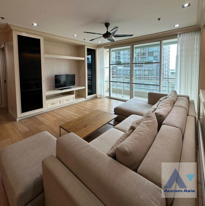 unitModern and cozy living with city-view balcony ( AA44482 )