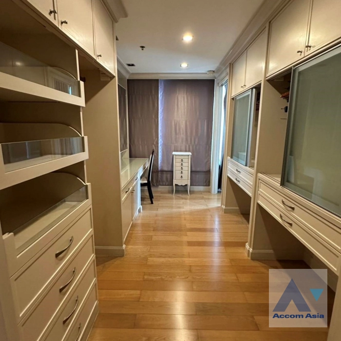 19  3 br Condominium for rent and sale in Silom ,Bangkok BTS Sala Daeng - MRT Silom at Royal Saladaeng AA44482