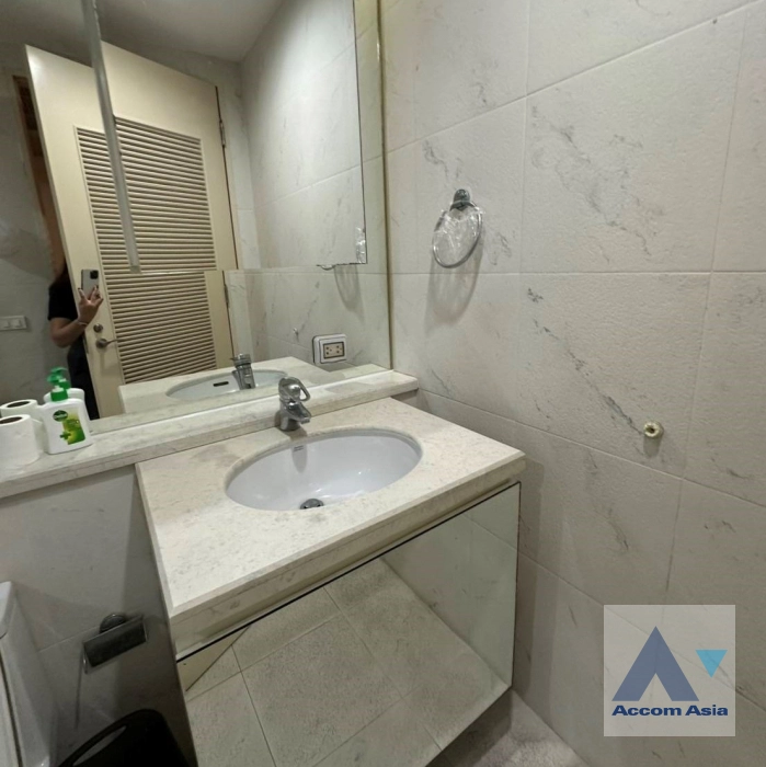 27  3 br Condominium for rent and sale in Silom ,Bangkok BTS Sala Daeng - MRT Silom at Royal Saladaeng AA44482