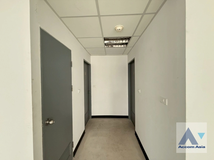 8  Office Space For Rent in Sukhumvit ,Bangkok BTS Phrom Phong at UBC II Building AA44486